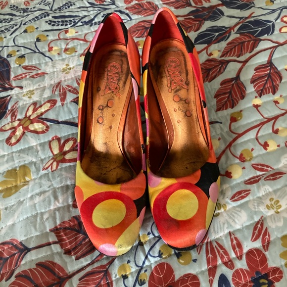 Carlos Santana, multi-colored heels, 8.5 - Picture 1 of 4